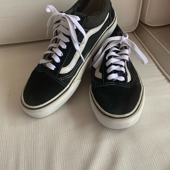 Vans Shoes - VANS OLD SKOOL SIDE STRIPE Size: 6.5 men, 8.0 women.
